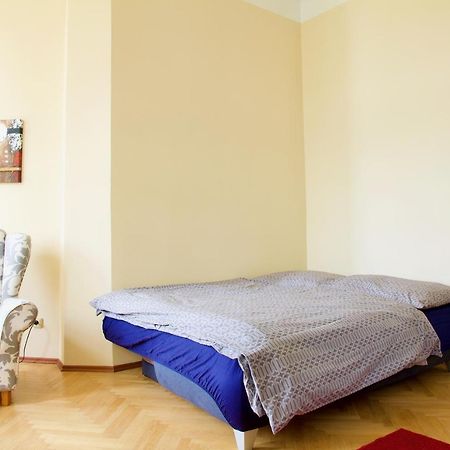 Ubytovani 1204 Na Ulici Krale Jiriho Apartman Karlovy Vary Kültér fotó
