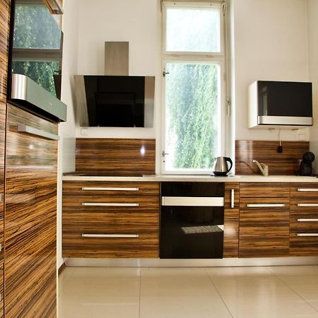 Ubytovani 1204 Na Ulici Krale Jiriho Apartman Karlovy Vary Kültér fotó