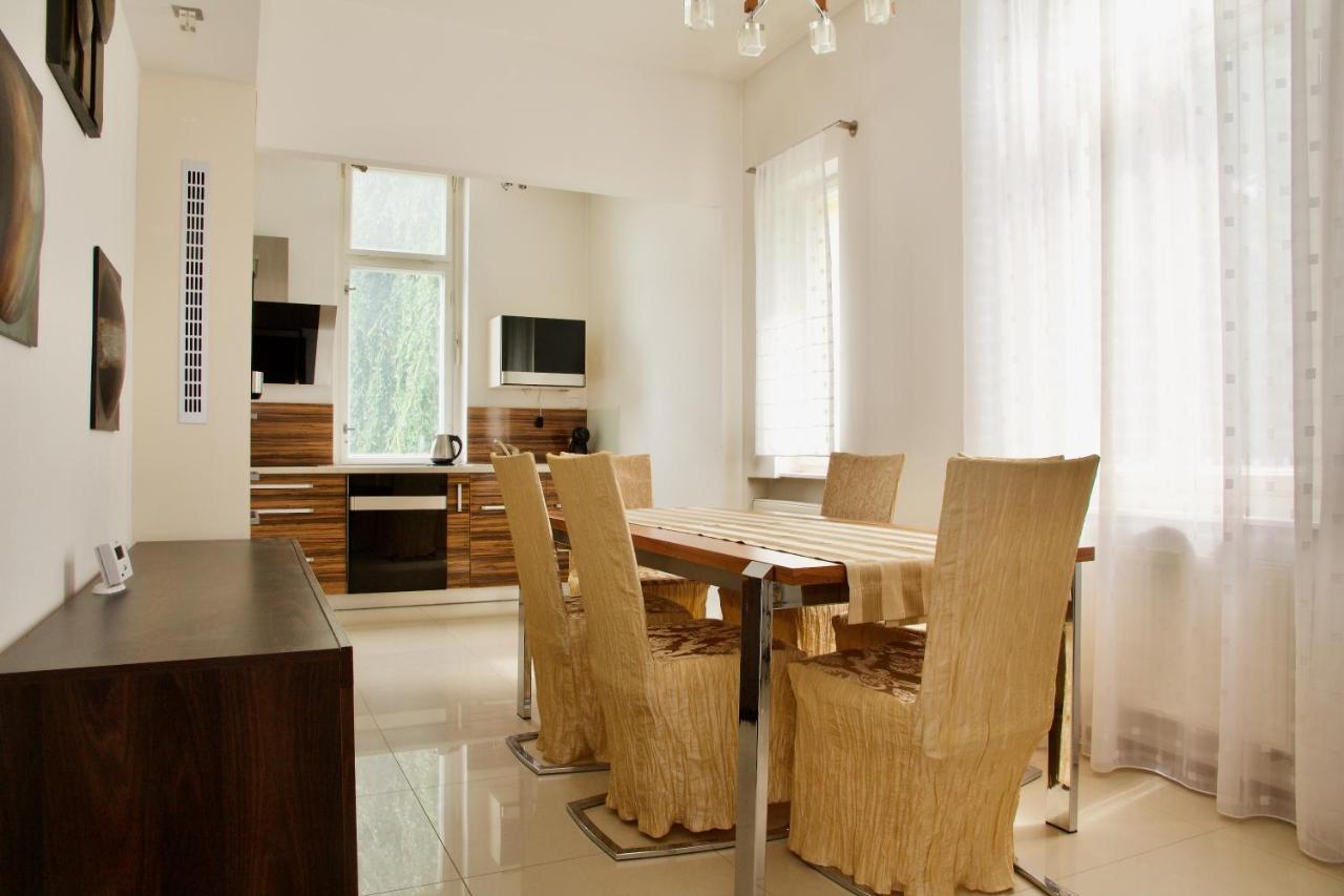 Ubytovani 1204 Na Ulici Krale Jiriho Apartman Karlovy Vary Kültér fotó