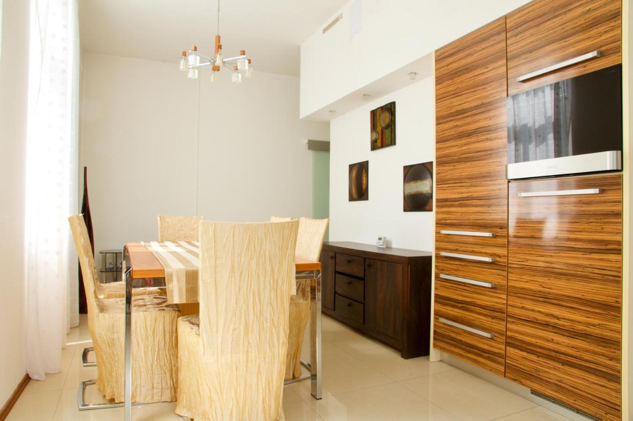 Ubytovani 1204 Na Ulici Krale Jiriho Apartman Karlovy Vary Kültér fotó